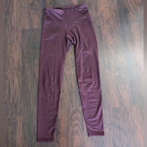 Old Navy Active Powerpress Maroon Leggings- Size M Tall